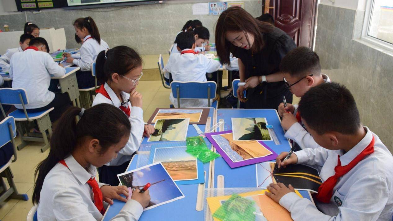 灞桥区进校深入老洞小学开展课堂教学送教活动 推动教育均衡发展注入