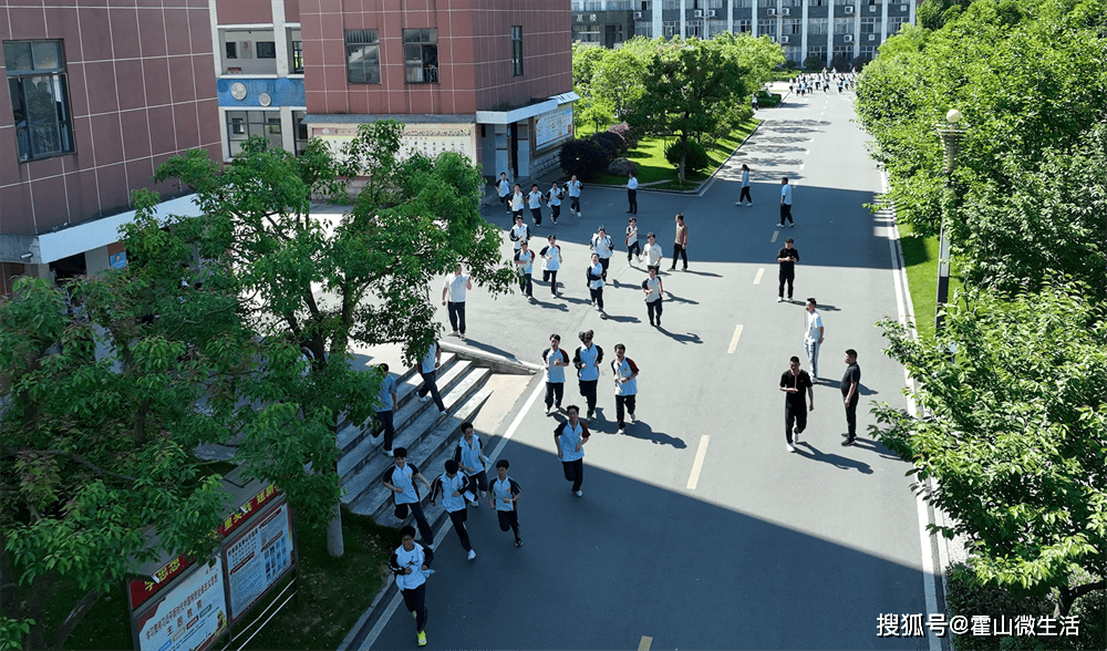 霍山文峰学校开展"5.12防灾减灾"应急疏散演练