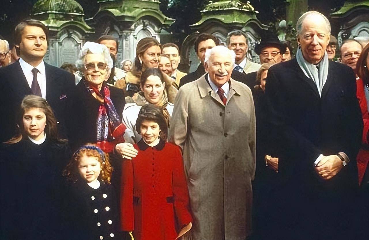 "富可敌国"的世界九大家族:只有一位中国人,现已退休安养天年