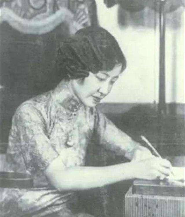 金韫颖这个时候,赵碧琰的儿子说了一句话:"虽然财产的是我母亲的名字