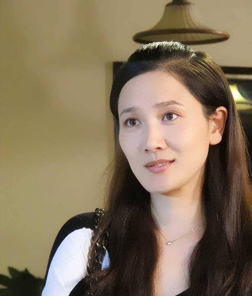 丹东之花潘雨辰,与前夫离婚后互不打扰,如今与女儿相依为命