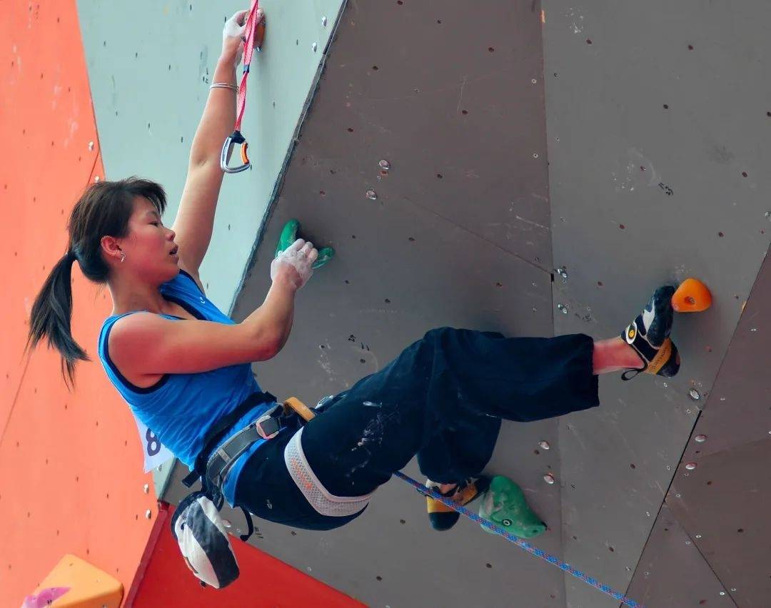 黄浦滨江变身"奇幻秀场",讲述体育故事_环保_滑板_奥运会