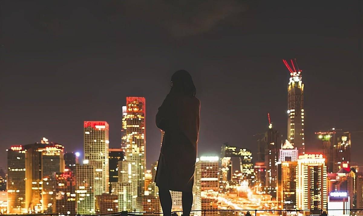 而这偌大的北京城里,又有没有人在乎自己呢?