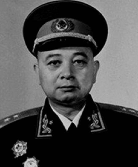 授衔仪式,结束后台下还有一人,告知总理:没喊我名字_黄火星_中将_将军
