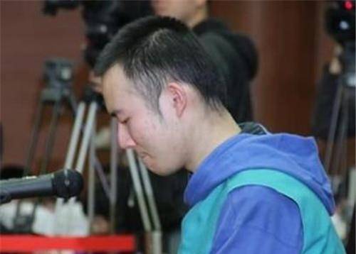 西安药家鑫案始末:凶手开车撞人后见没死,又返回连捅被害人八刀