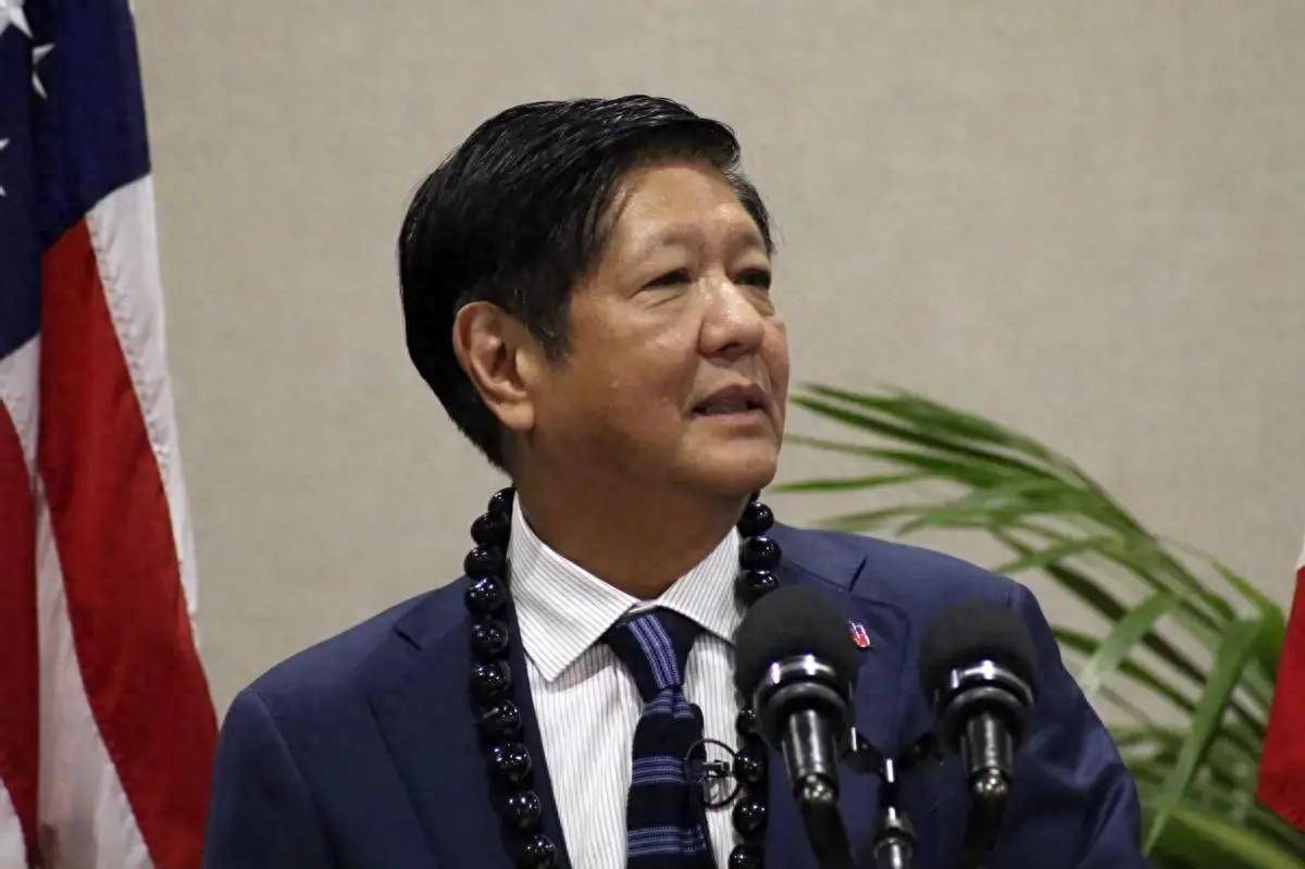 菲连下5道挑战书,百船候命闯黄岩岛,解放军4大主战舰艇开赴南海