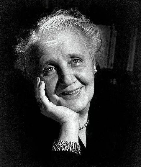 她将孩子当精神分析对象,儿子坠崖"自杀",女儿与她反目成仇_梅兰妮·