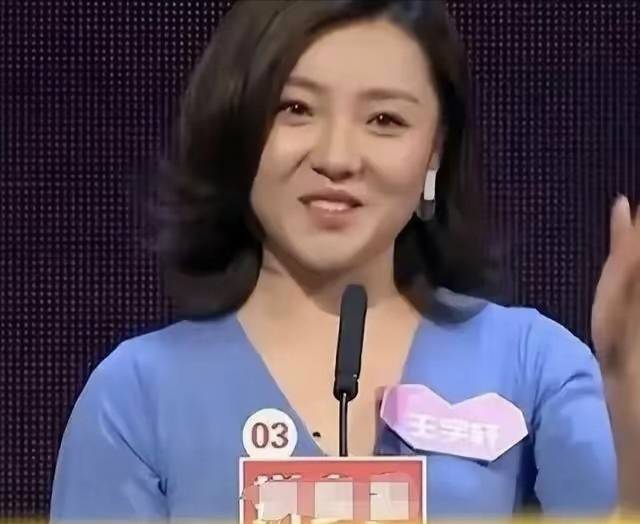 她在"非诚勿扰"上站五年,爆灯无数却不牵手,最终只能选择退出_节目