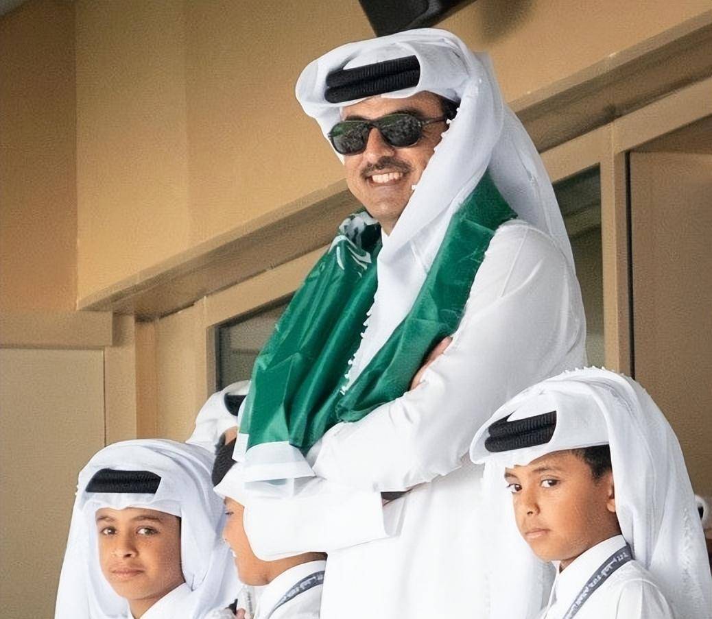 卡塔尔国王:大王妃是堂妹,二王妃神似伊万卡,三王妃比他小14岁