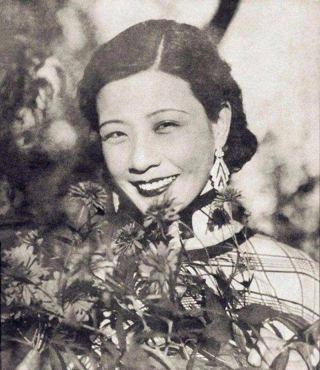 艾霞:才女影星,爱上有妇之夫,被玩弄后自尽,其故事搬上银幕