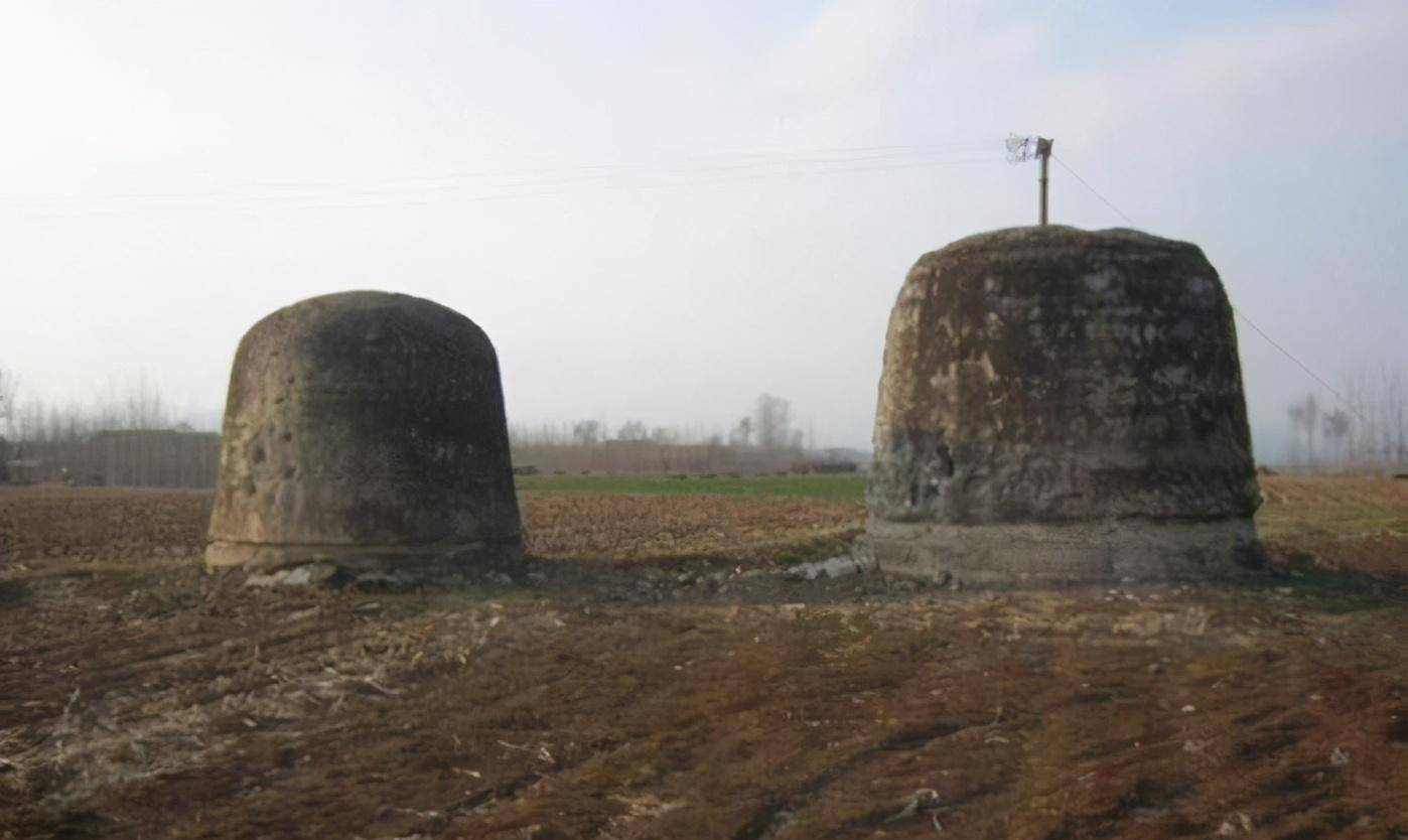 她是雍正亲封的贵人,封号独一无二,死后与宫女葬在一起