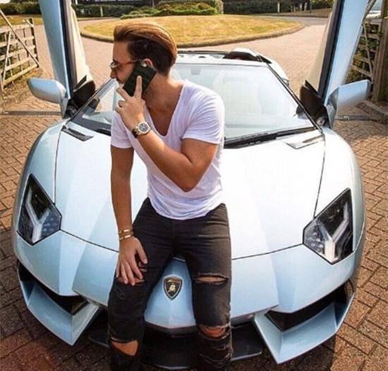 国内顶级富二代中的另类奇葩:月薪5000租房住,相亲惨遭拒绝