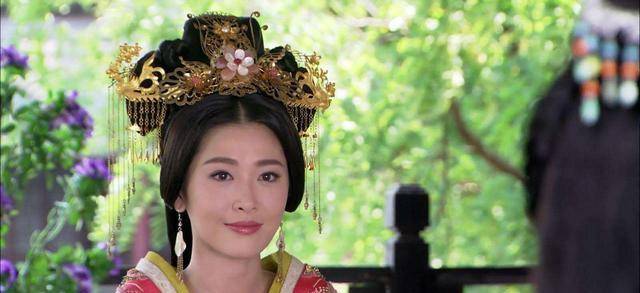 当卫子夫年老色衰后,平阳公主再次推荐李延年的妹妹李夫人进献给汉武