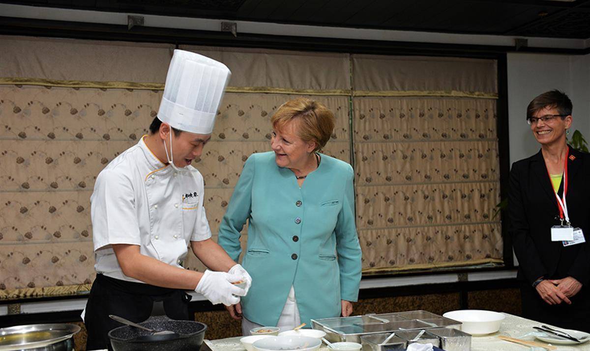 默克尔 一位习惯了节俭过日子的德国女总理