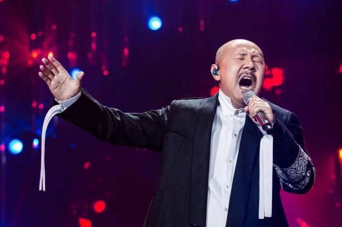 《草原我的家》,《九百九十九朵玫瑰》,《岁月如歌》,《苍狼大地》