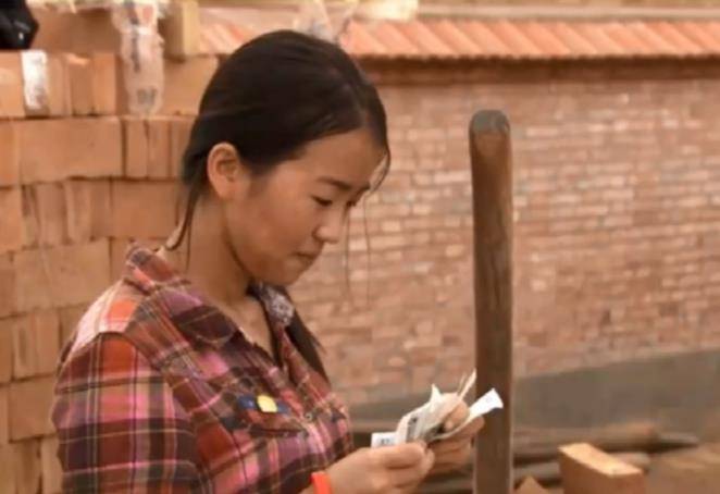 "寒门才女"罗婷:为凑学费上北航,工地搬砖,如今怎么样了?