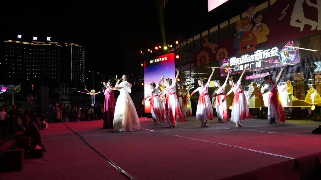 "不管身处何种岗位,只要立足岗位做好本职,我们也能在平凡的岗位上