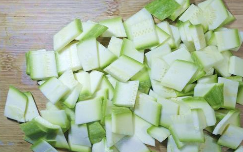 止咳清热利尿,但食用不当,容易把营养变成"致癌物质"_人们_高温_葫芦