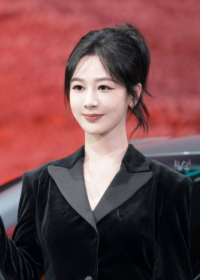 与此同时,作为好搭档的张一山并没有杨紫那样受欢迎.