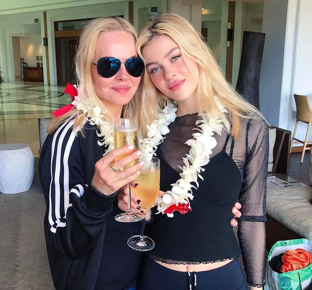 爹妈是贝克汉姆维多利亚,前女友是超杀女,21岁布鲁克林再换女友