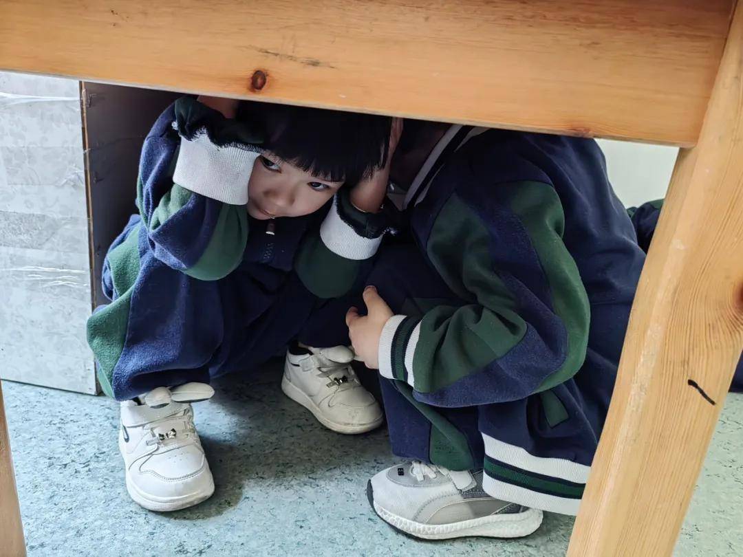 以演促安 | 诺亚舟春江名城幼儿园防地震逃生演练_活动_防震_应急