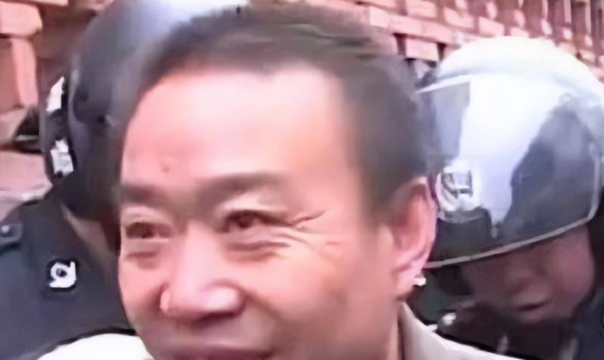 2001年,山西煤老板连杀14人,法庭审判期间为何众人向其致敬?