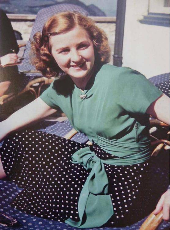 爱娃布劳恩:曾是恶魔希特勒的妻子,却在婚后36小时自杀身亡