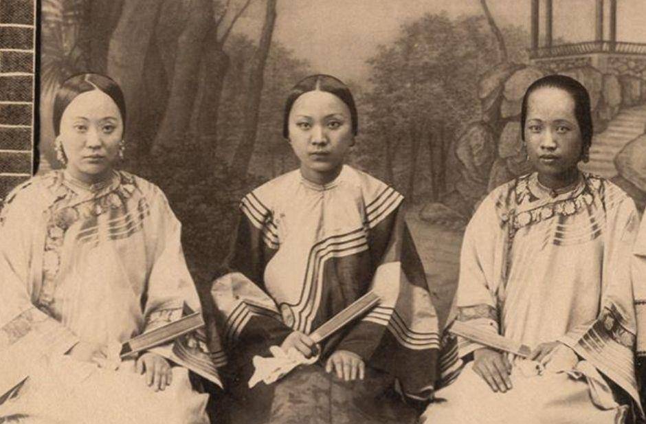 "共妻婚","典妻婚"都是那个黑暗时代的产物,穷苦大众又要给官府交税银