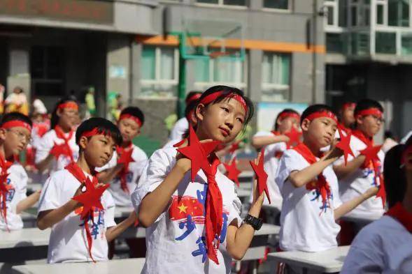 律动桌舞 减负趣学 | 公园路小学举办课桌舞展示活动