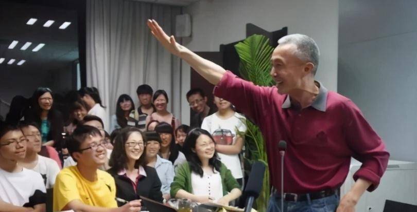 老教授为救患癌妻子成网红,拒绝众筹的他,被1000句脏话谩骂