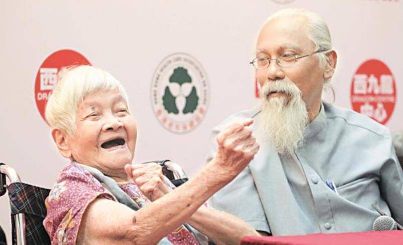 新加坡发行的20元新钞,印有8位先驱者,两位中国人赫然在列_许哲_陈