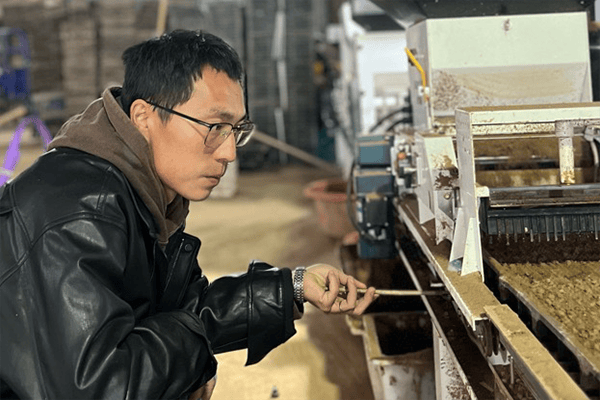 唤得春醒虹尤美——监利市"七彩农业"副理事长曾春醒印象