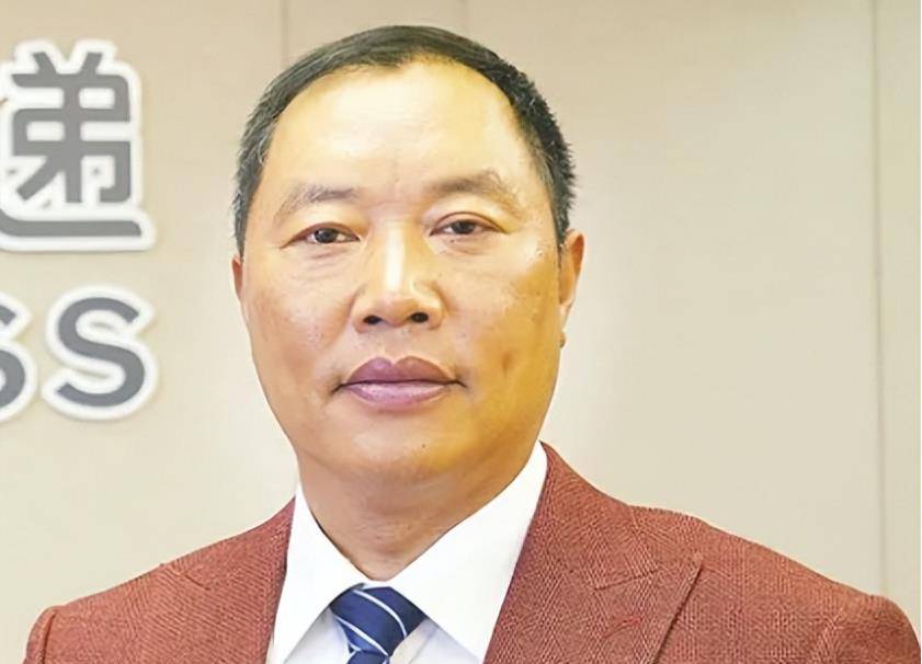 聂腾飞和詹际盛每天往返在浙江和上海之间,为了不引起列车员的怀疑