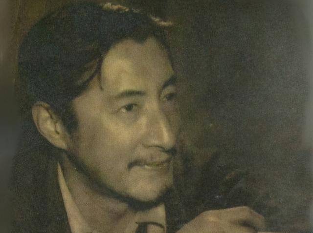 分开七年,关系仅剩一纸结婚证明,再见时相视一笑,都已各有家庭