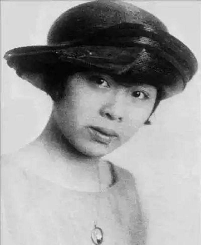 徐志摩前妻张幼仪,二婚携夫再访康桥,遗嘱碑文:苏张幼仪