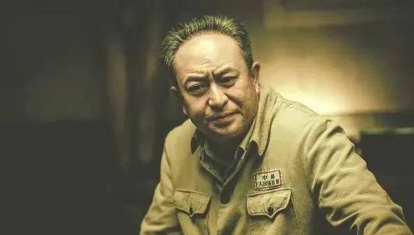 感觉剧情不真实-《破晓东方》这段改编得有些离谱_邮电大楼_军长_我军