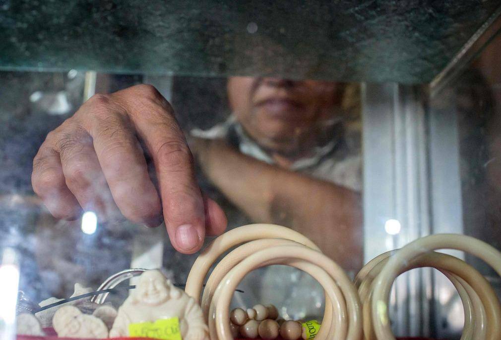 2019年,30万玉碗鉴定只值5块,专家叫住藏友:你的手串是好东西