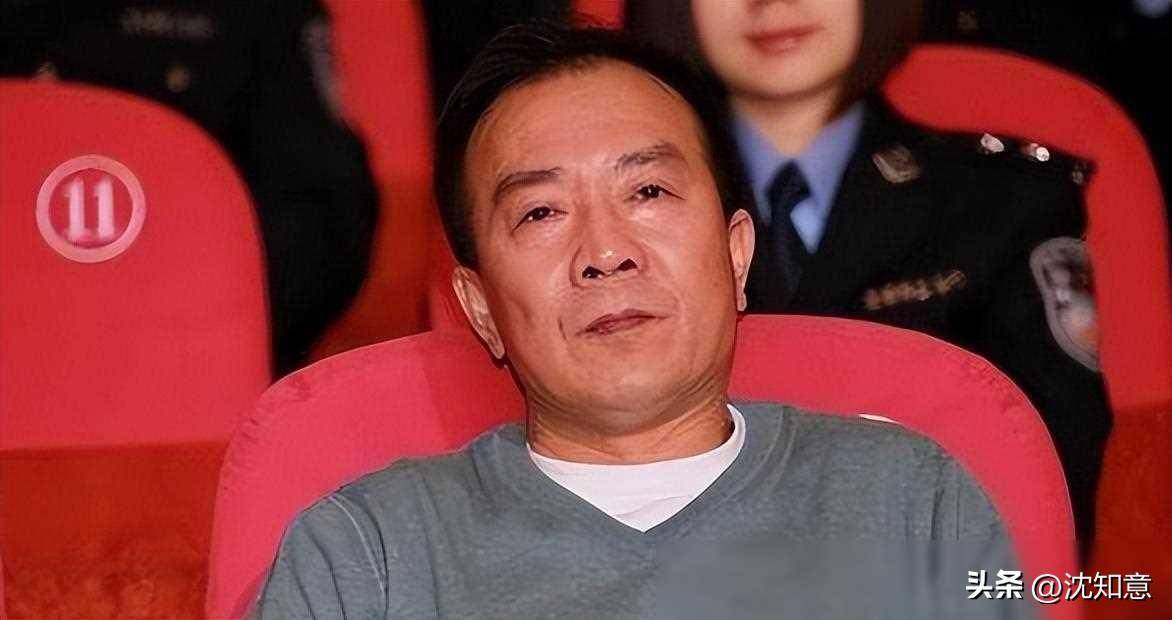 深扒之下才发现:"娶婶为妻"的相声名家戴志诚,竟是如此的恶劣_袁茵