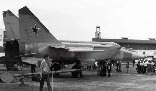 两名顶级导弹工程师,为8000万叛国,逍遥半年后横尸街头