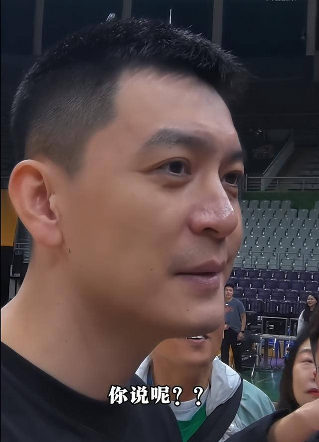 另一位伤员郭艾伦也参加了训练,并换上了新发型.