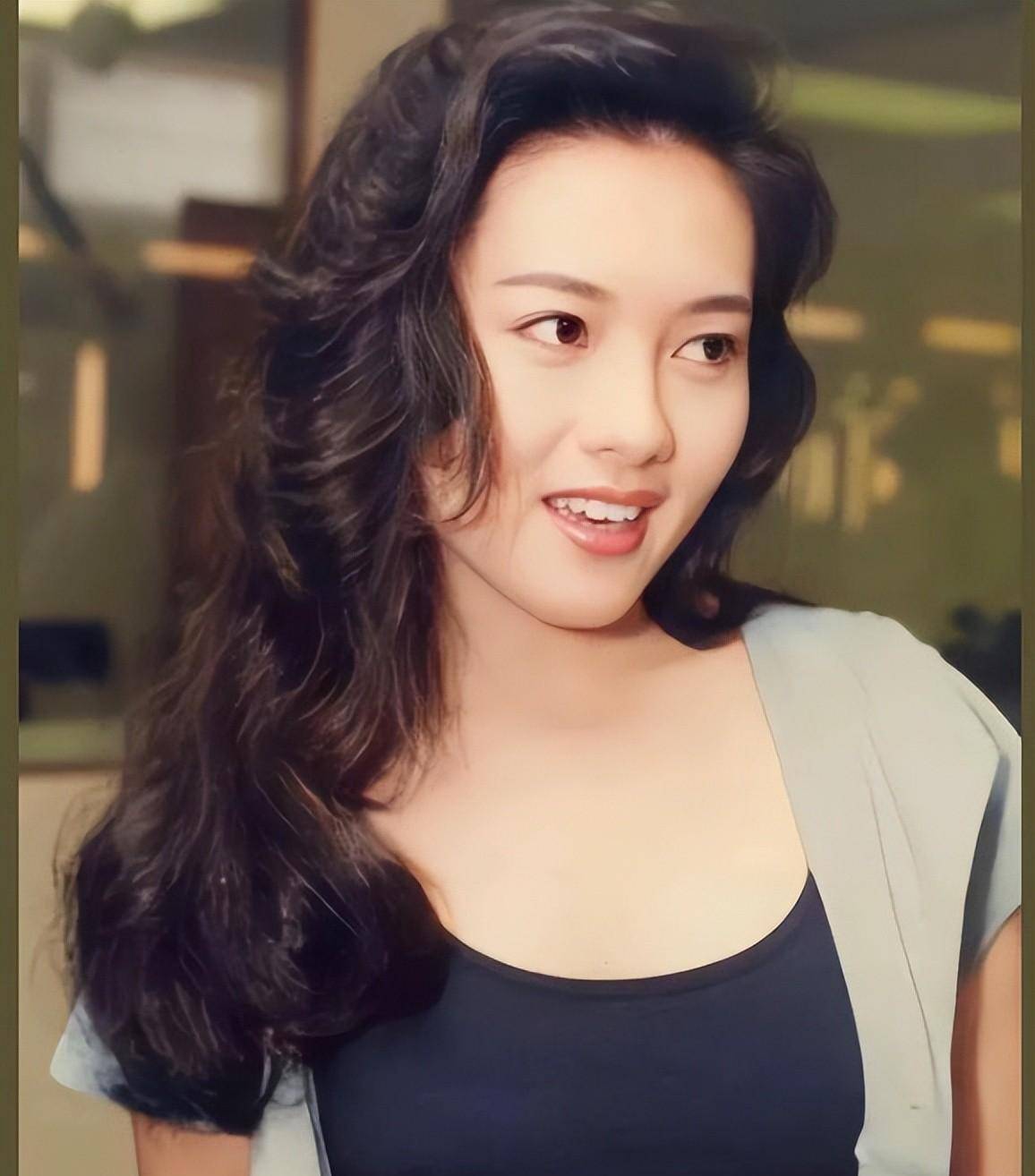 李丽珍:从清纯到大胆,香港影视圈的"叛逆女神"_个人艺术_挑战_成为了