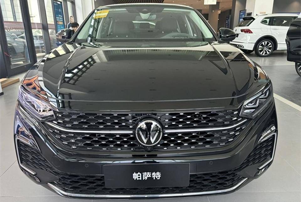 帕萨特真的又火了!4月份热卖16033辆,降价成最有效手段
