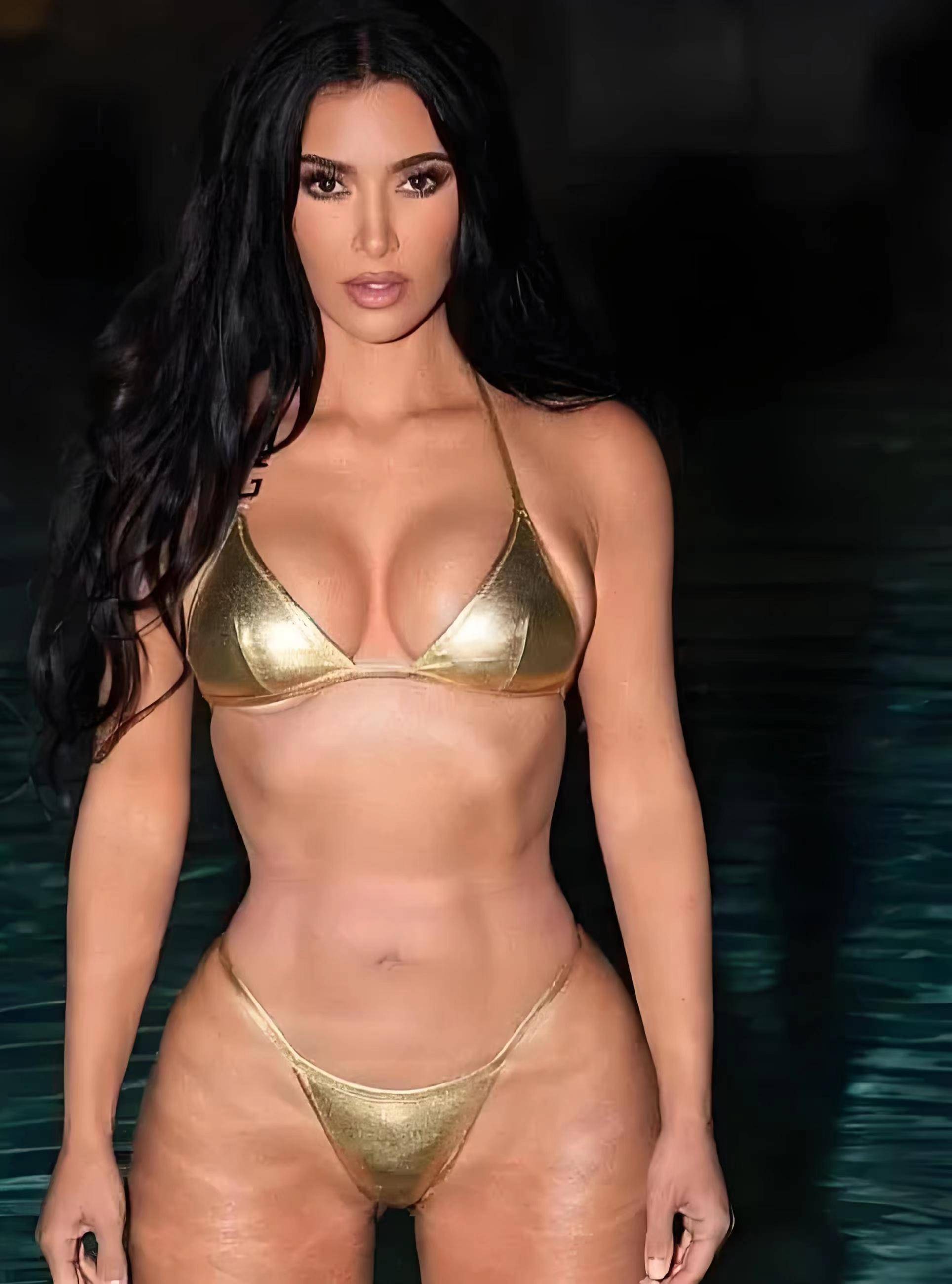 魔鬼身材与傲人胸围:金·卡戴珊性感女神的魅力