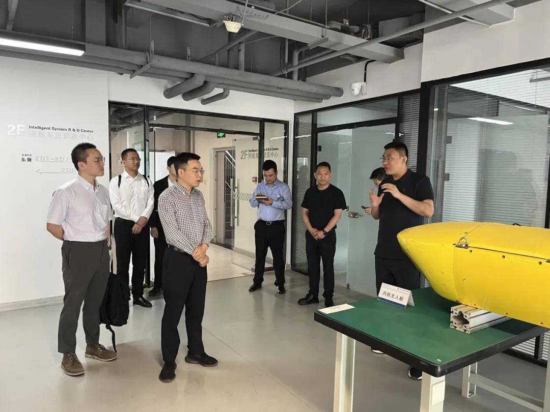 并与研究院院长孙月海,副院长李进华,左亮等负责人进行了座谈交流