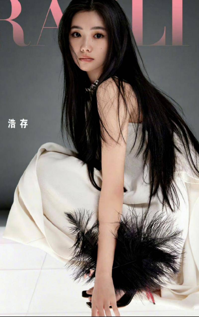 刘浩存:身材尤物,魅力无限