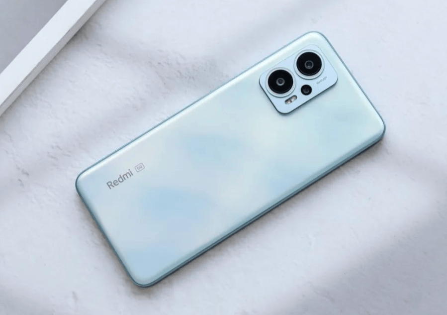 还有高性能的手机,几乎没有同行可以和红米note 12tpro相比,堪称同档