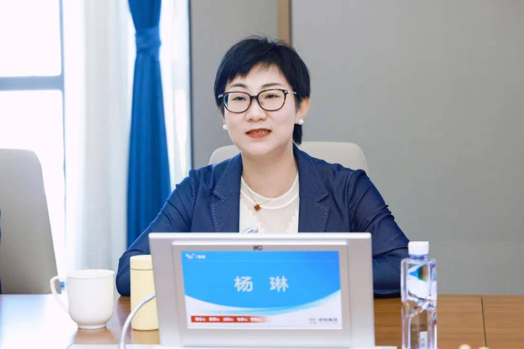 荣程集团与德龙钢铁集团开展财务管理工作对标交流