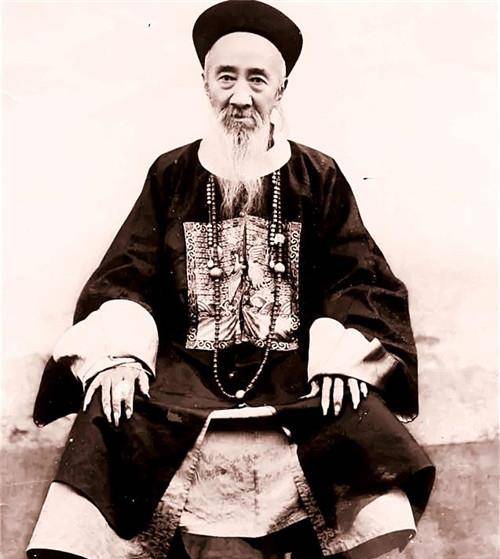 晚清官员真实形象:和珅相貌堪比绝世美男,图8是收复新疆左宗棠