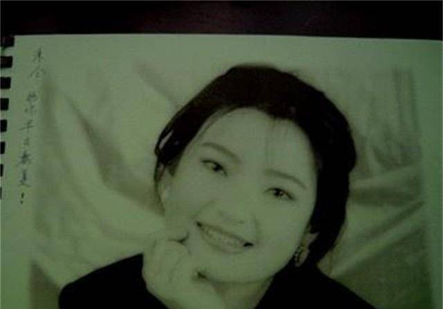 在清华大学,朱令并没有因为悲痛而停滞不前.