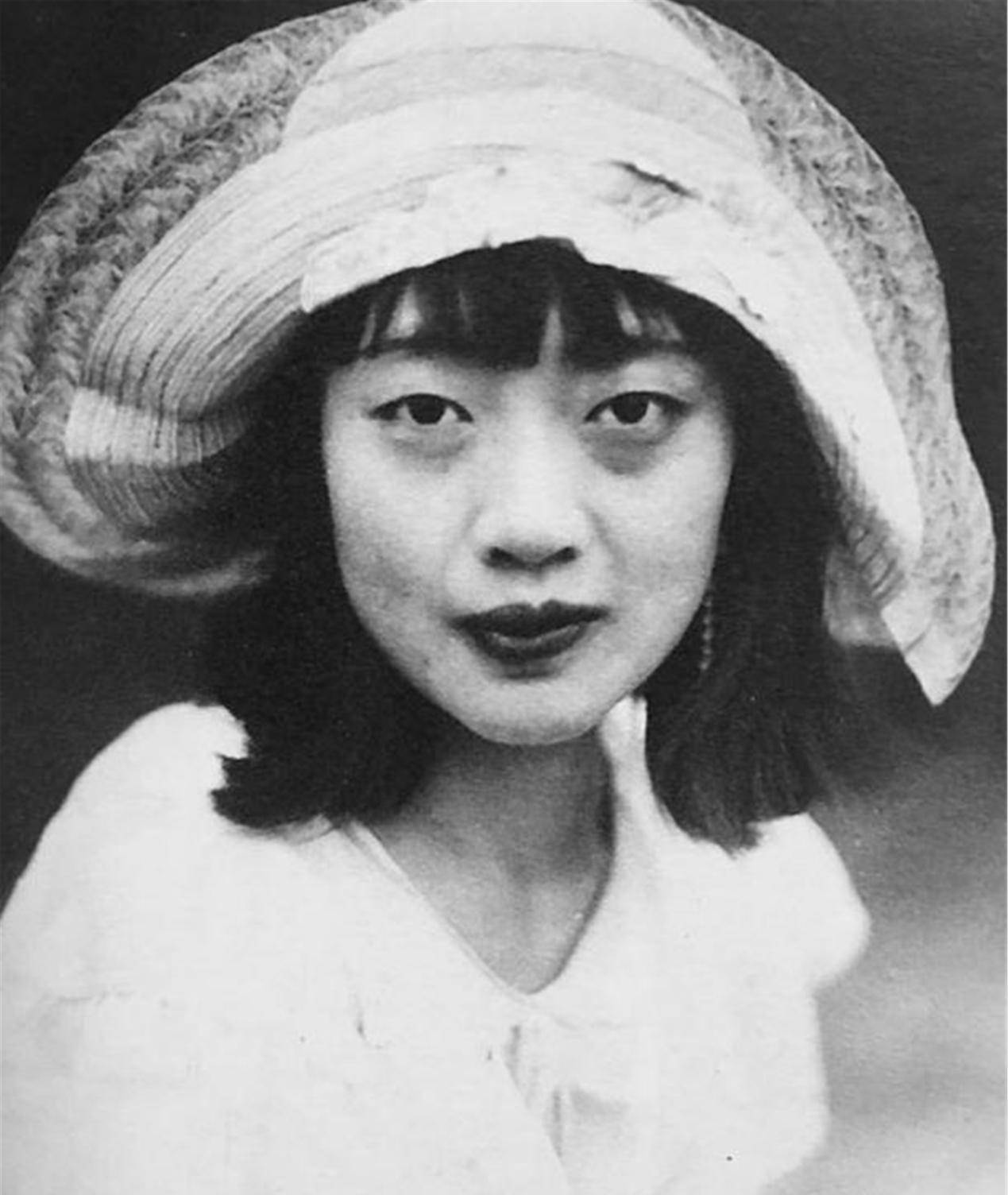 末代皇后婉容:惨死狱中,尸体被扔臭水沟,身上只剩下一件遗物